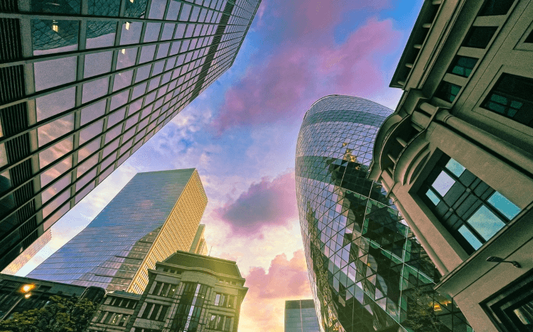 Top 10 European cities for finance careers ranked by financial opportunities and industry growth.