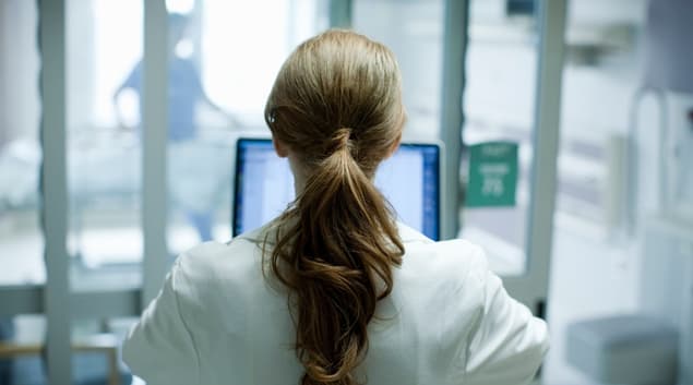 Doc nurse computer screen tech ai david20sacks getty20images 23.jpg