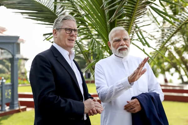Pm modi invites international investors to be part of india's