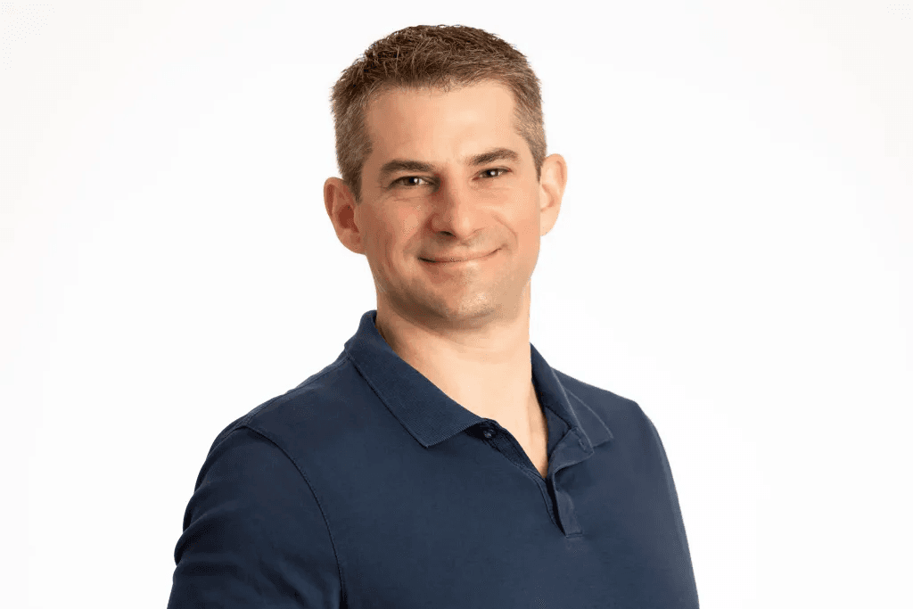 Payward Magic Labs acquisition adding embedded non custodial wallet infrastructure to the Kraken parent enterprise platform