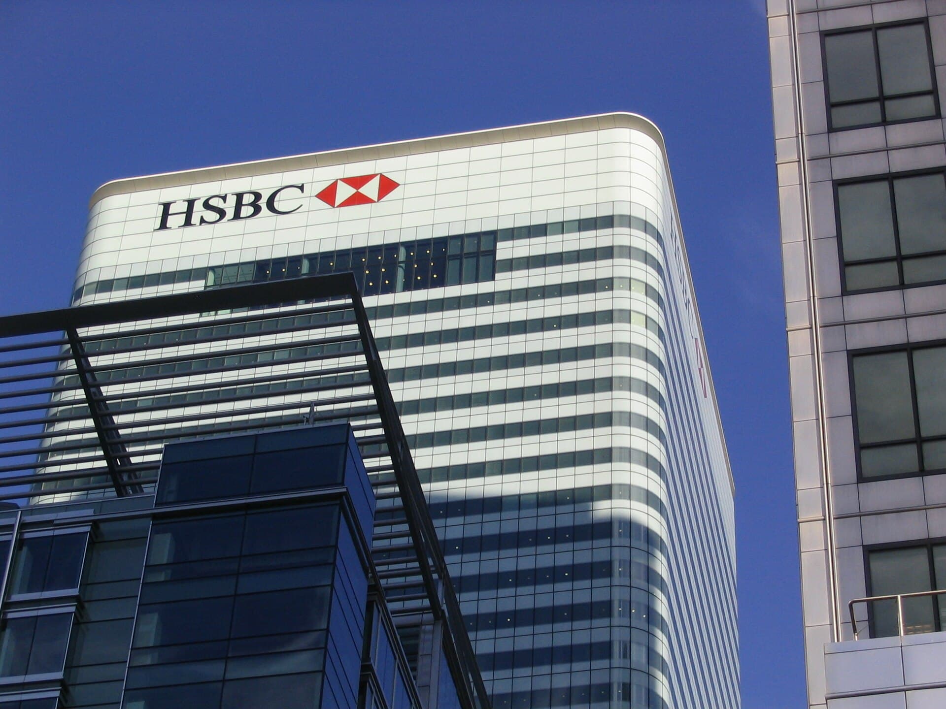 HSBC tower at Canary Wharf, London, headquarters of the bank behind the HSBC Tokenised Deposit Service