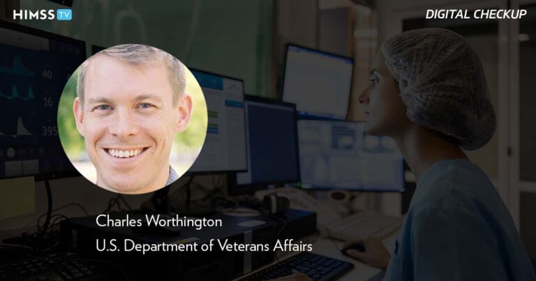 Charles20worthington2c20department20of20veteran20affairs doctors20using20computer20at20hos.jpeg