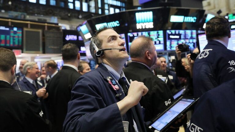 Google Finance introduces AI tools to assist in selecting successful stocks. Google Finance adds AI features to help you pick winning stocks.jpg