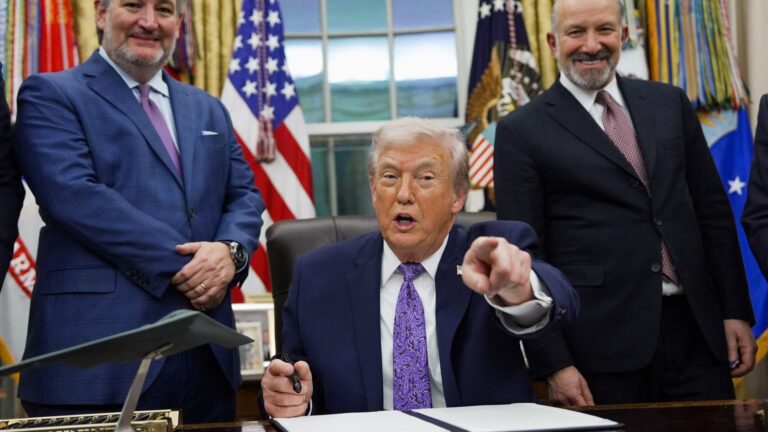 Trump initiates an AI technology team to develop AI and financial initiatives. 108240992 17654969442025 12 11t234501z 1287636350 rc2neia7vqwp rtrmadp 0 usa trump.jpeg