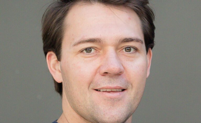 South African fintech company introduces immediate cashless payment system for gratuity-based workers West Pitt profile 2025.jpg