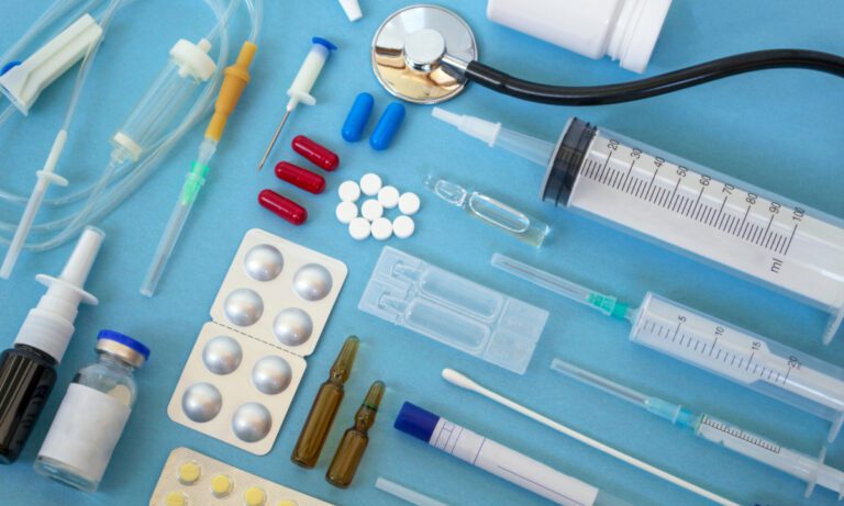 Enhancing Healthcare Supply Chain Efficiency through AI and Embedded Finance B2b healthcare procurement.jpg