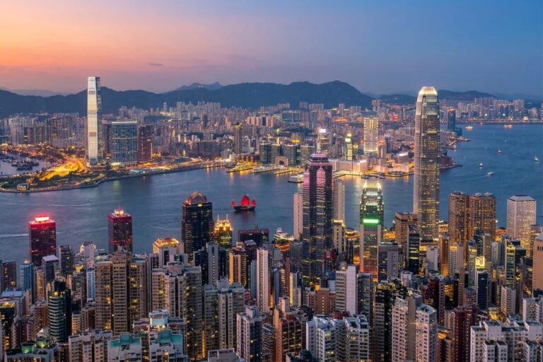Qomply Expands Operations in Hong Kong Amid Increased Regulatory Scrutiny on Transaction Reporting in the APAC Region Hongkong skyline.jpg